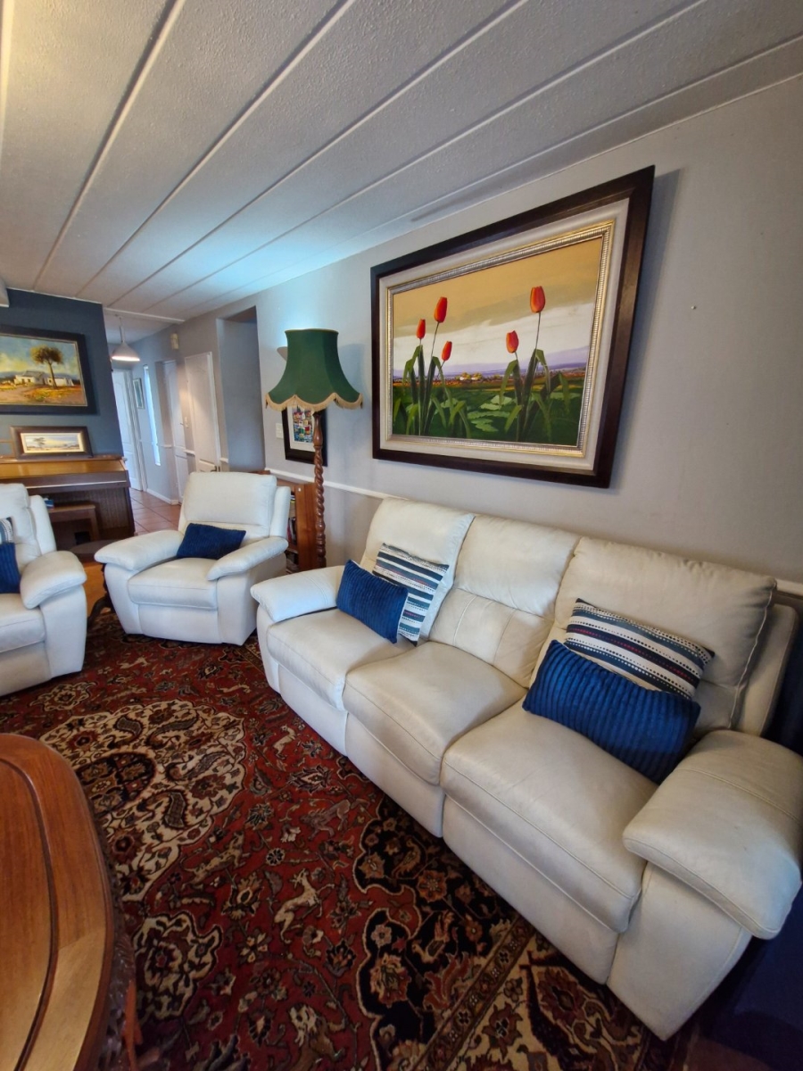 4 Bedroom Property for Sale in Caribbean Beach Club North West